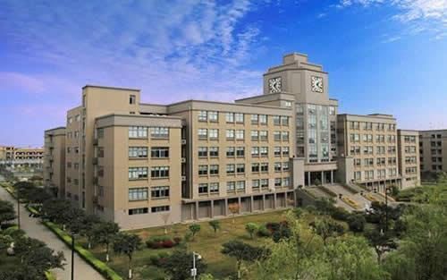 銀杏酒店管理學(xué)院酒店管理專業(yè)學(xué)子在國(guó)色天鄉(xiāng)陸地樂園萬圣節(jié)高校營(yíng)銷大賽中展現(xiàn)實(shí)戰(zhàn)風(fēng)采